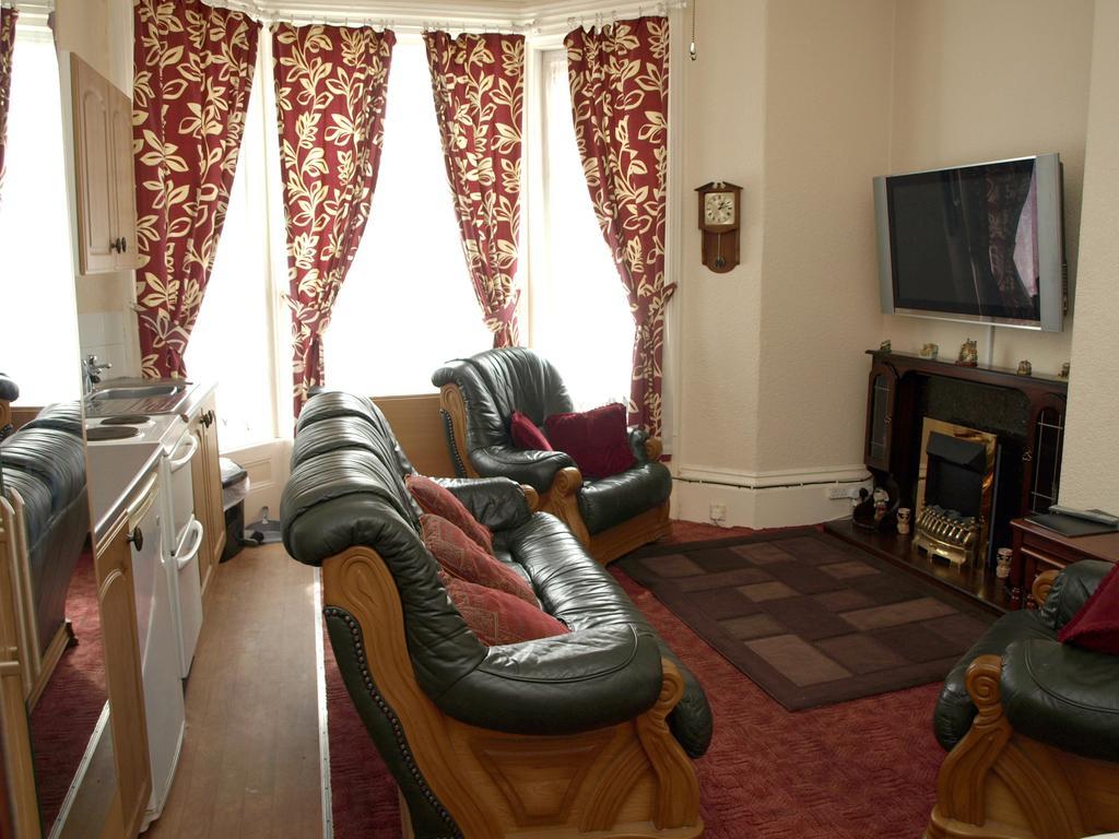 Waverley House Apartments Blackpool Room photo