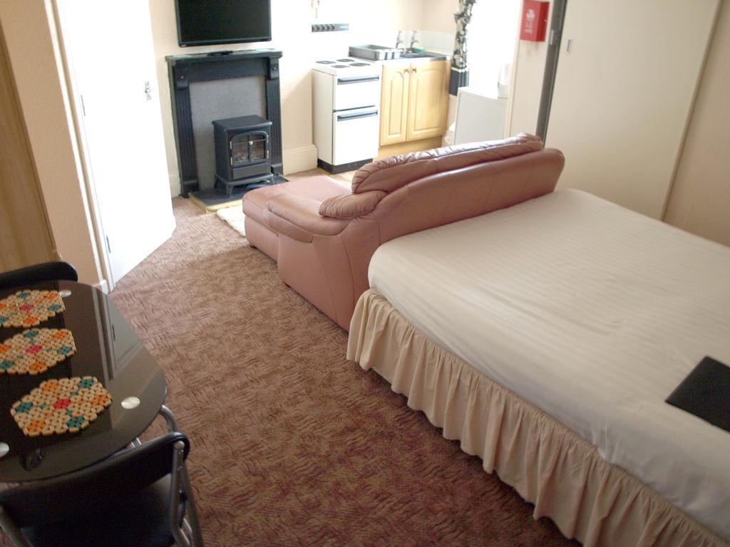 Waverley House Apartments Blackpool Room photo