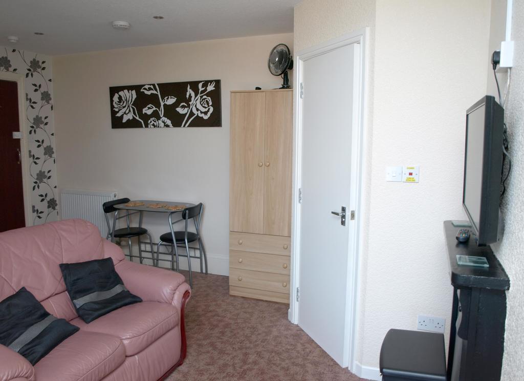 Waverley House Apartments Blackpool Room photo