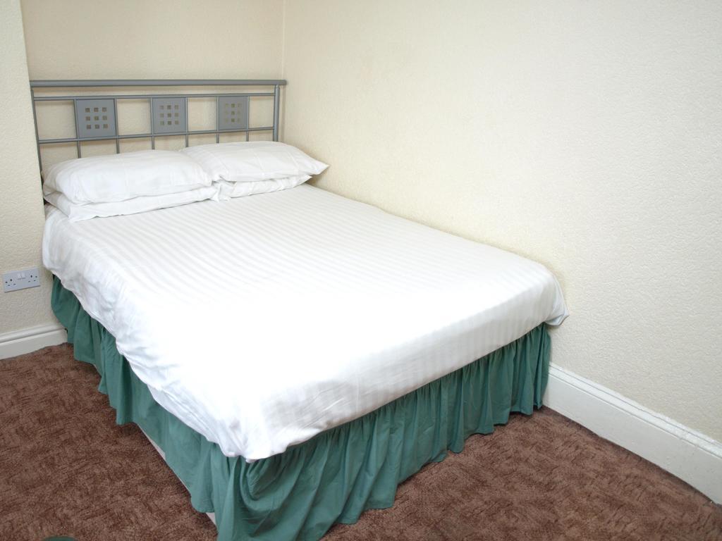 Waverley House Apartments Blackpool Room photo