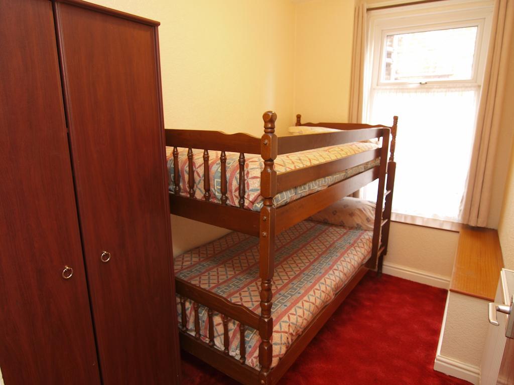 Waverley House Apartments Blackpool Room photo